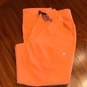 Women’s Figs LIMITED EDITION PAYAYA Straight Leg High-rise Scrub Pants